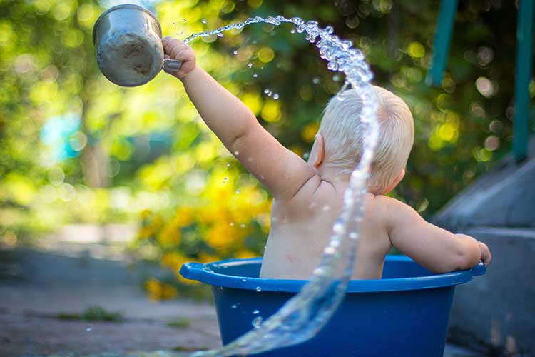 Les jeux d’eau : une valeur sûre pour amuser les tout-petits