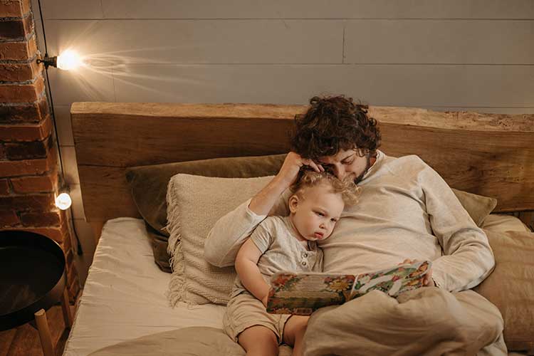 multiplier contes et imagiers dans la bibliothèque de bébé